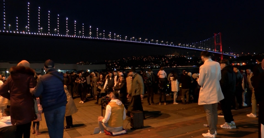 Ortaköy'de yılbaşı kutlamaları öncesi yoğunluk