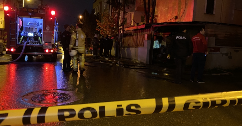 Pendik'te, yakın noktalarda bulunan doğal gaz kutusu ile otomobilde eş zamanlı yangın 