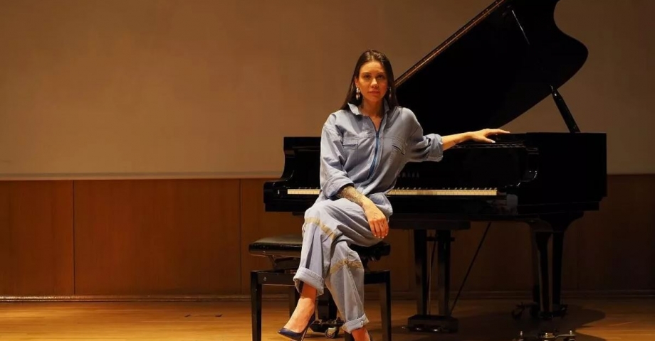 Piyanist Burçe Karaca’dan tarihi hamamda özel konser