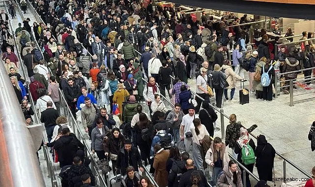 Sabiha Gökçen Havalimanı'nda Yoğunluk: Yolcular Zor Anlar Yaşadı