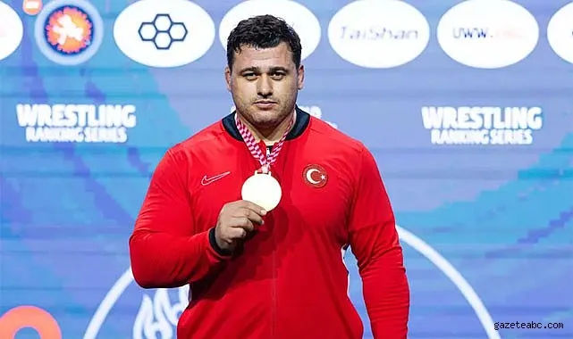 Rıza Kayaalp 610 Gündür İlk Resmi Müsabakasında Altın Madalya Kazandı