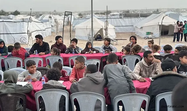 Filistinlilerin Bombasız Ramazan Sevinci