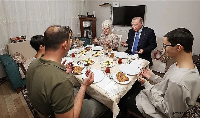 Erdoğan Çifti Beyoğlu’nda Kayacık Ailesini Ziyaret Etti