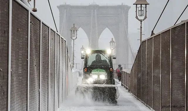 Kuzeydogu ABD'yi Vuran Kar Firtinasi Yasami Durdurdu