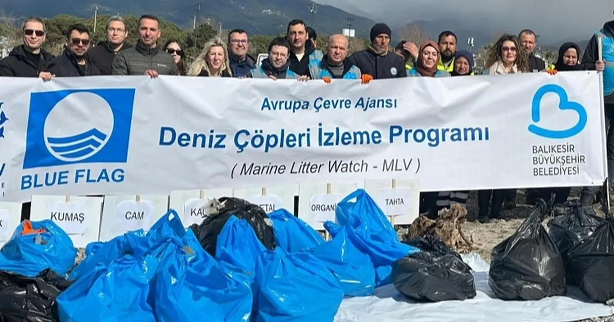 Deniz Çöpleri İzleme Programı'nda Balıkesir Altınkum’da temizlik