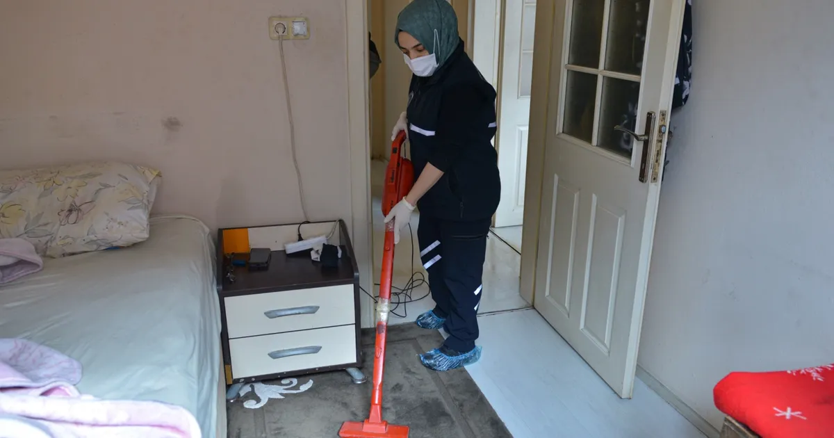 Bursa Büyükşehir evde bakım ve temizlikle gönüllere dokunuyor