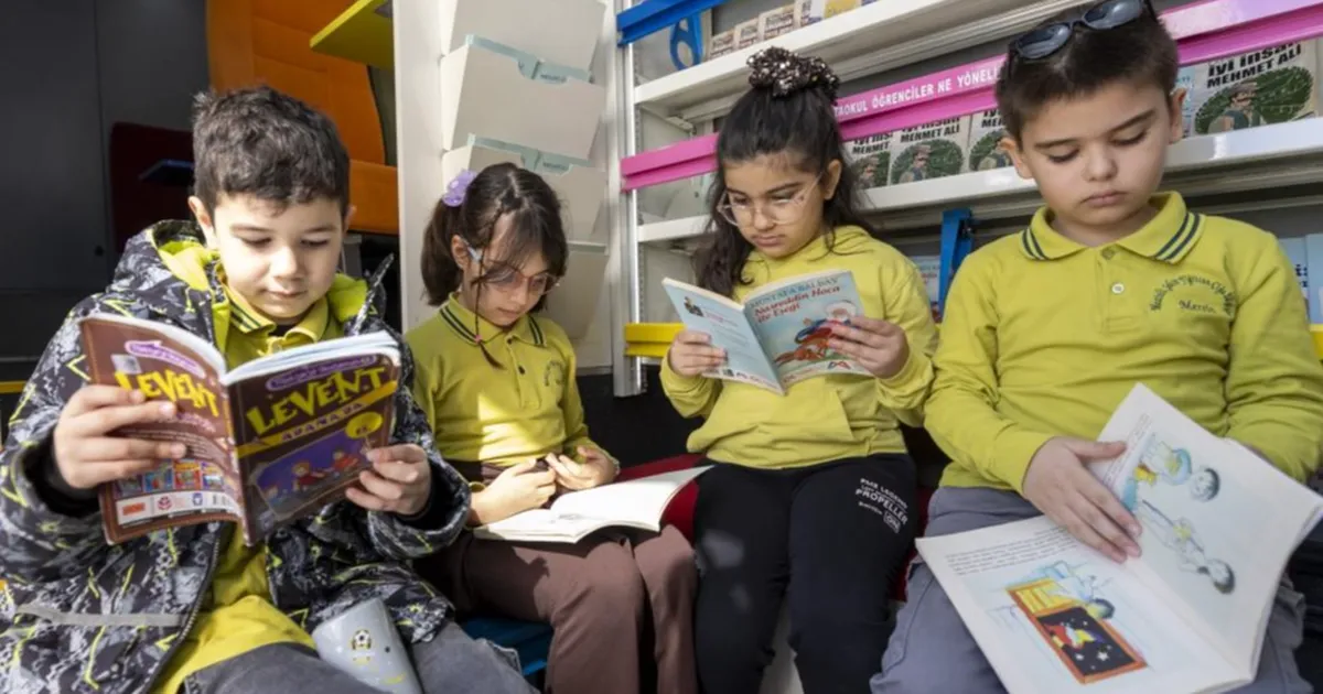 Mersin'de çocuklara sanat ve edebiyat dolu bir gün