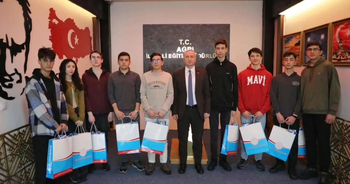 Ağrılı öğrencişler Batman'da TÜBİTAK'ta ödüllendirildi