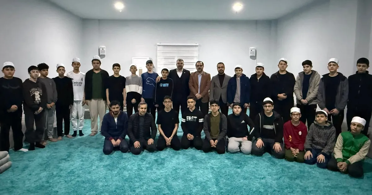 Mardin Milletvekili Faruk Kılıç, Hafız öğrencilerle sahurda buluştu