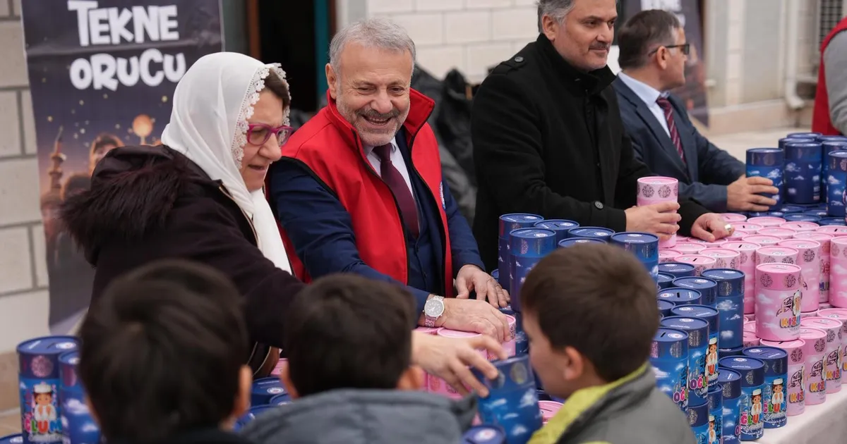 Trabzon'da binlerce çocuk Ramazan’ı 'Tekne Orucu'yla tanıdı