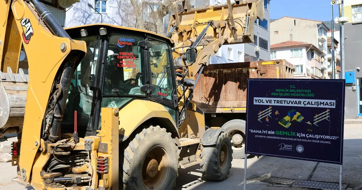 Bursa Gemlik'in köklü caddesinde önemli çalışma