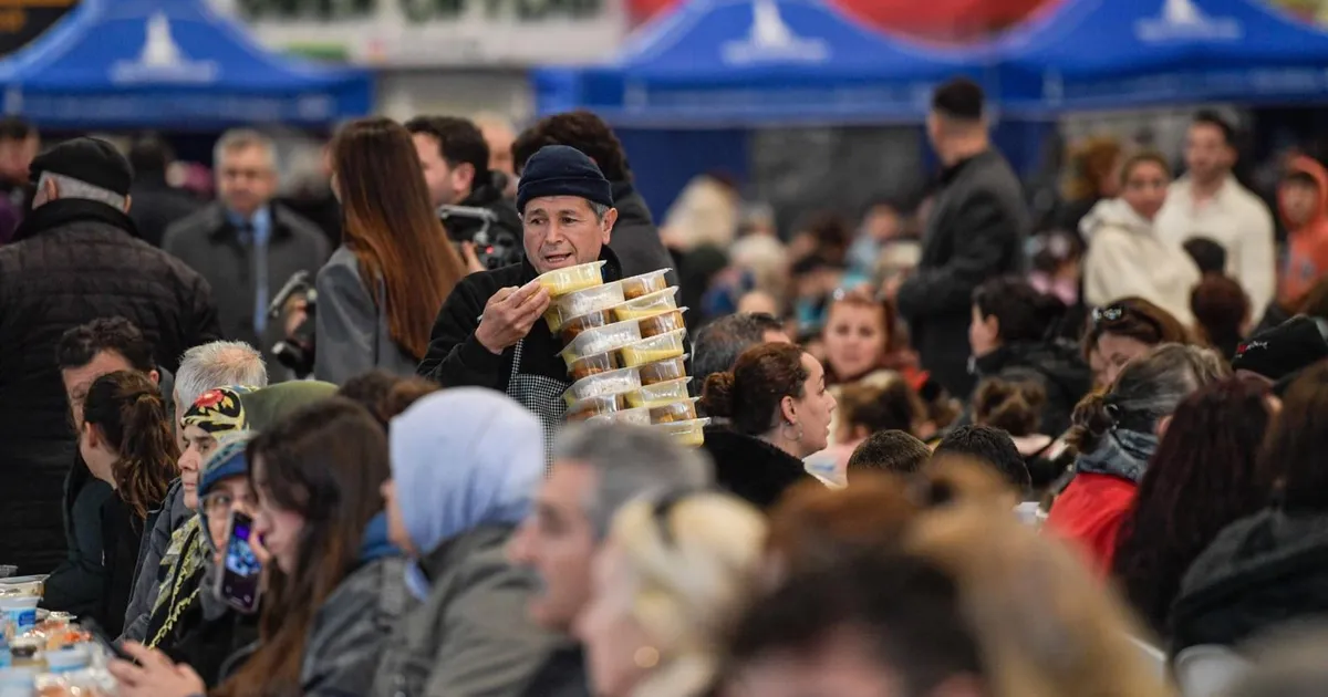 İzmir'de Balçovalılar aynı sofrada buluştu