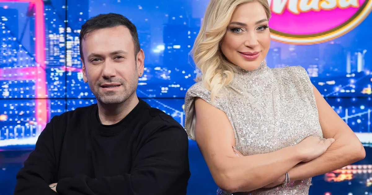 Özgür Aras Pembe Masa’da konuştu: Küstah insanlarla çalışmam! Kıvanç Tatlıtuğ değişmedi