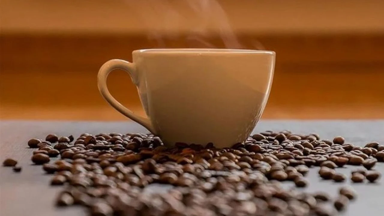 Her gün kahve tüketimi alzheimer riskini azaltıyor: Yaşlanmayı yavaşlatan etki