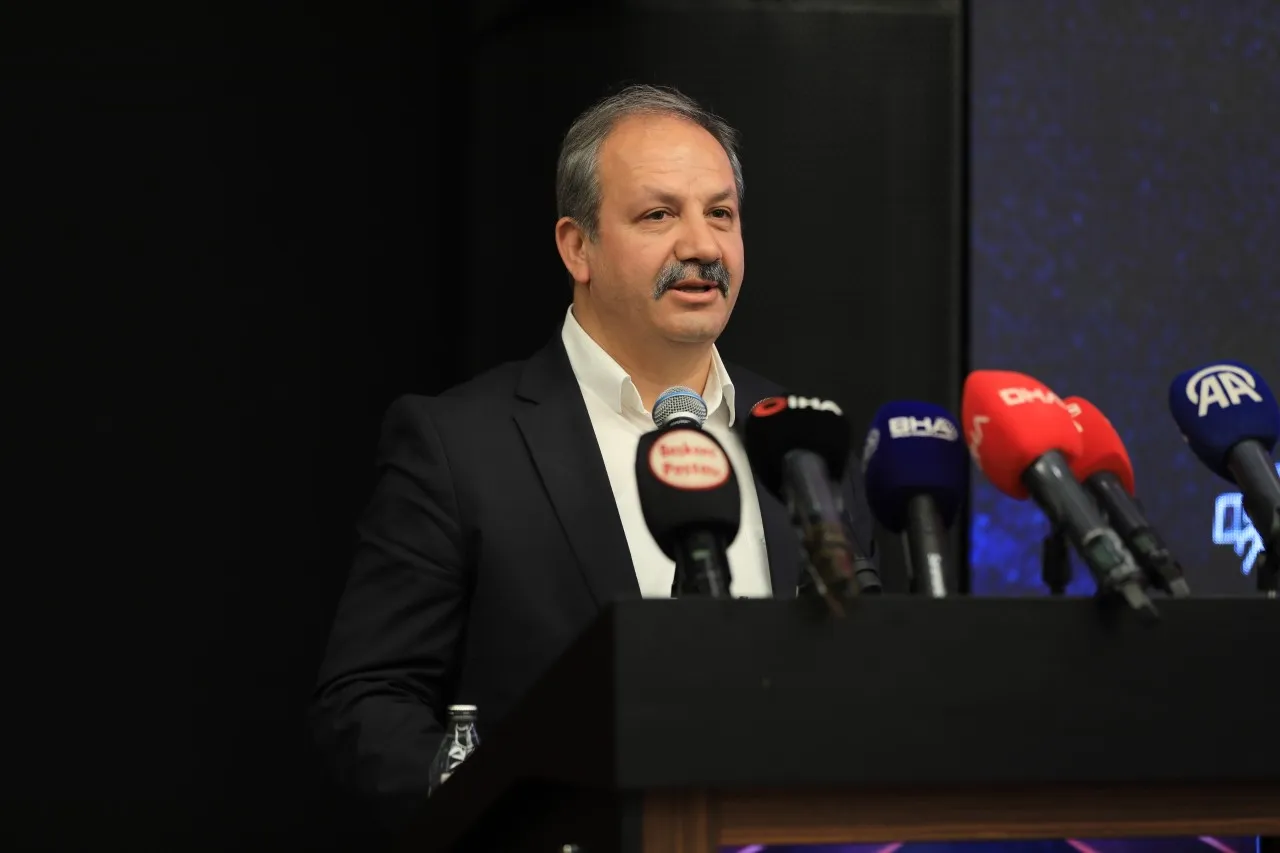 Sağlık-Sen: Hemşire ve ebelerin nöbet tutma sıklığı arttıkça iş kazası riski de artıyor