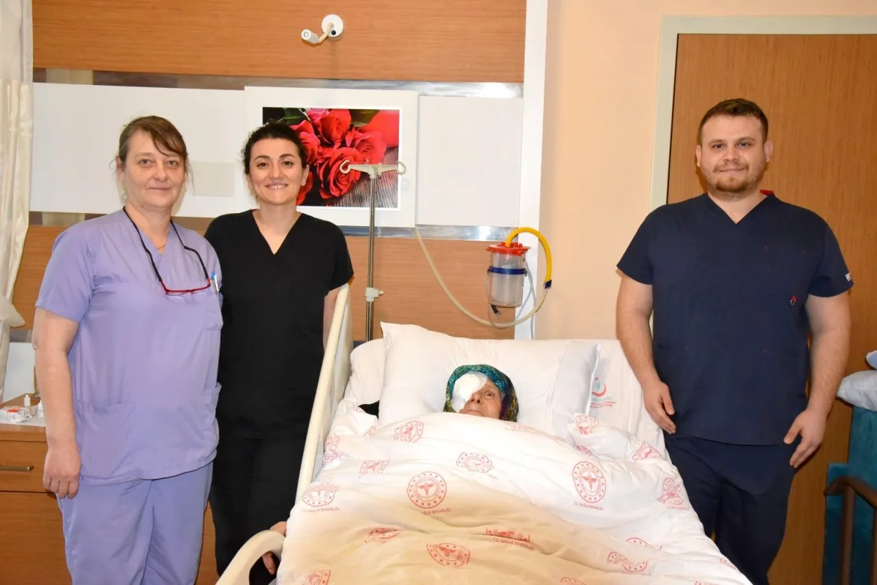 Çanakkale MAE Devlet Hastanesinde göz sağlığı alanında öncü başarı