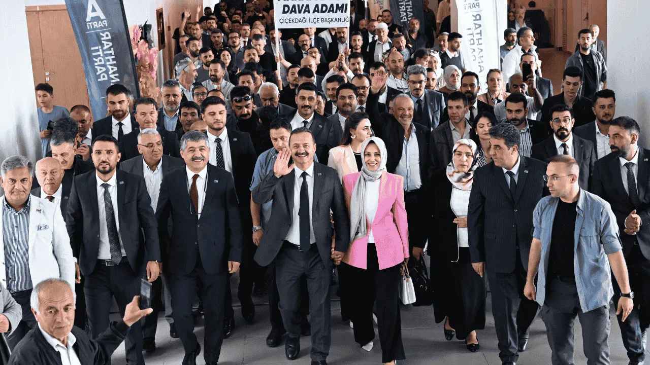 Anahtar Partililer için yeni şarkı: Geliyor Yavuz Başkan