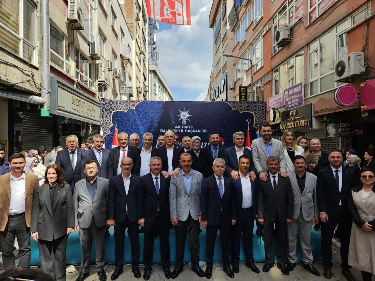 AK Parti Balıkesir Teşkilatı bayramlaşma programında buluştu