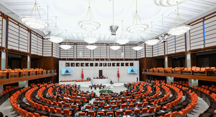 Türkmenistan ve Azerbaycan'la yapılan anlaşmalar TBMM'de kabul edildi