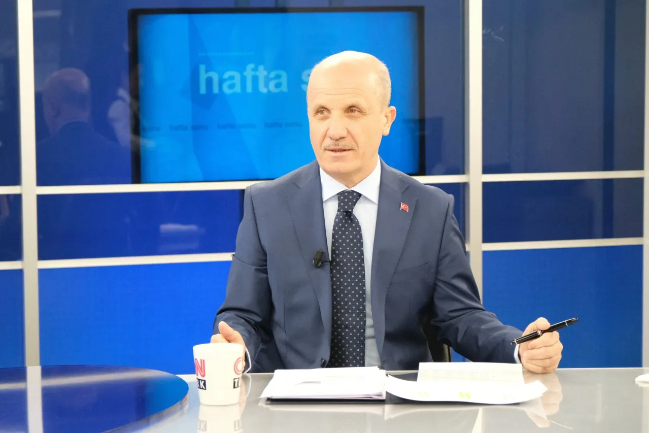 Özvar:"Bir sene içerisinde 3 sömestir ile lisans eğitimi 3 yılda tamamlanabilecek"