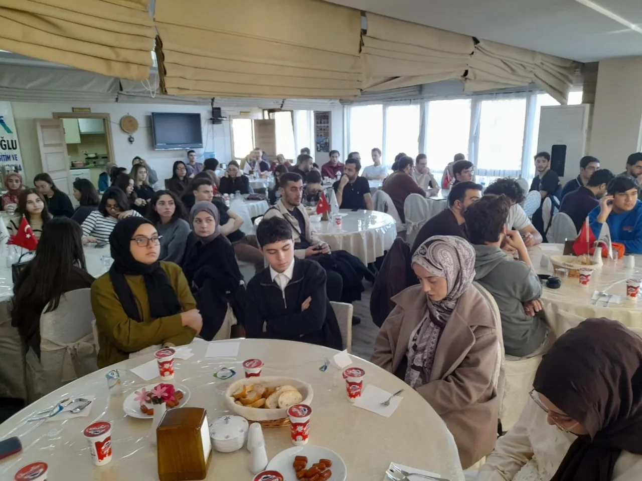 Azaklıoğlu Vakfı’ndan bursiyerlerine anlamlı buluşma