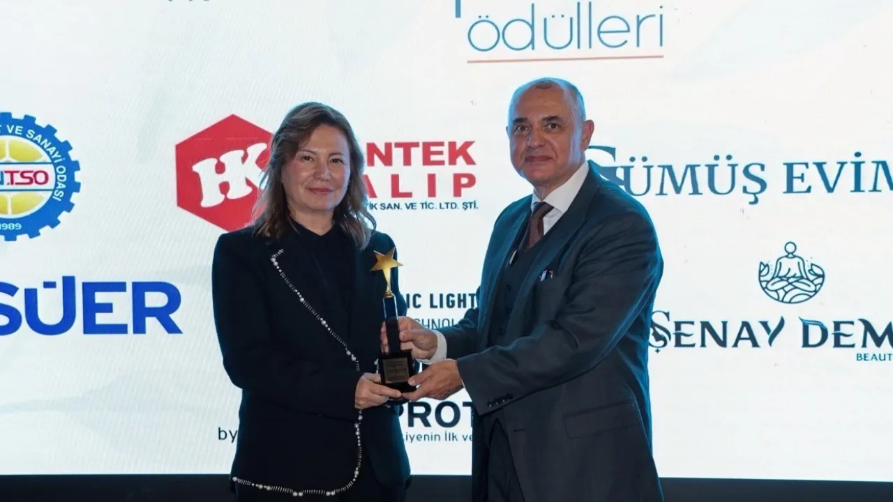 OMÜ Rektörü Prof. Dr. Fatma Aydın'a "Yılın Üstün Başarı Ödülü"