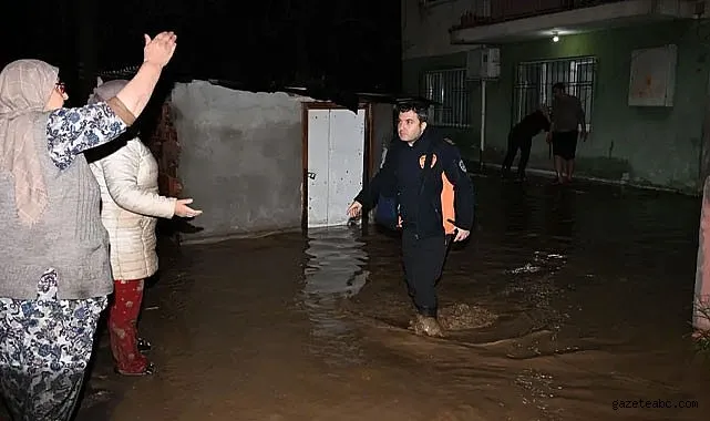 Ege’de Sağanak ve Fırtına Hayatı Felç Etti