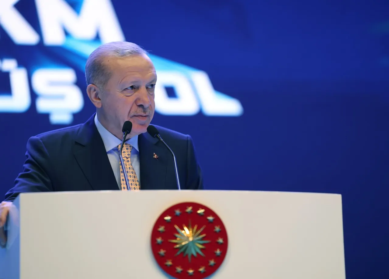 Cumhurbaşkanı Erdoğan:” Kara yolu ulaşımında destan yazdık”