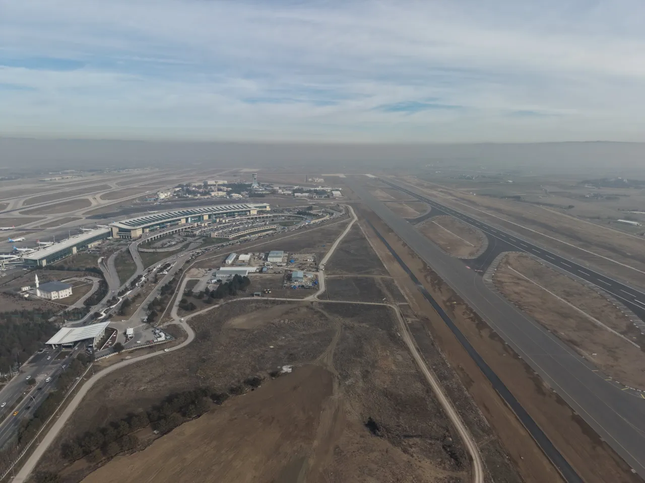 Esenboğa Havalimanı’nda 3’üncü pist ve yeni kontrol kulesi hizmete açıldı