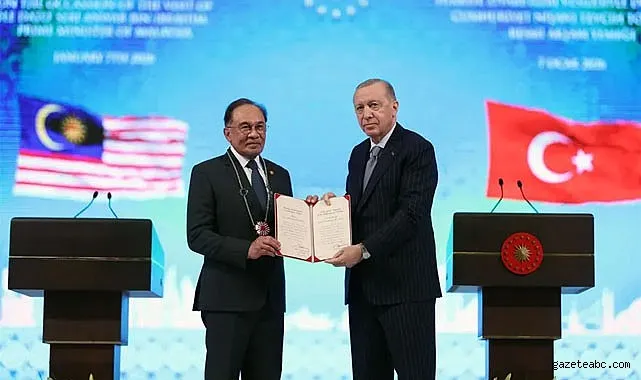 Malezya Başbakanından Erdoğan'a Övgü