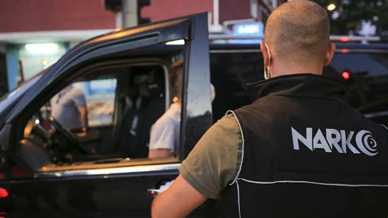 Zehir tacirlerine büyük darbe: 72 ilde 970 şüpheli yakalandı