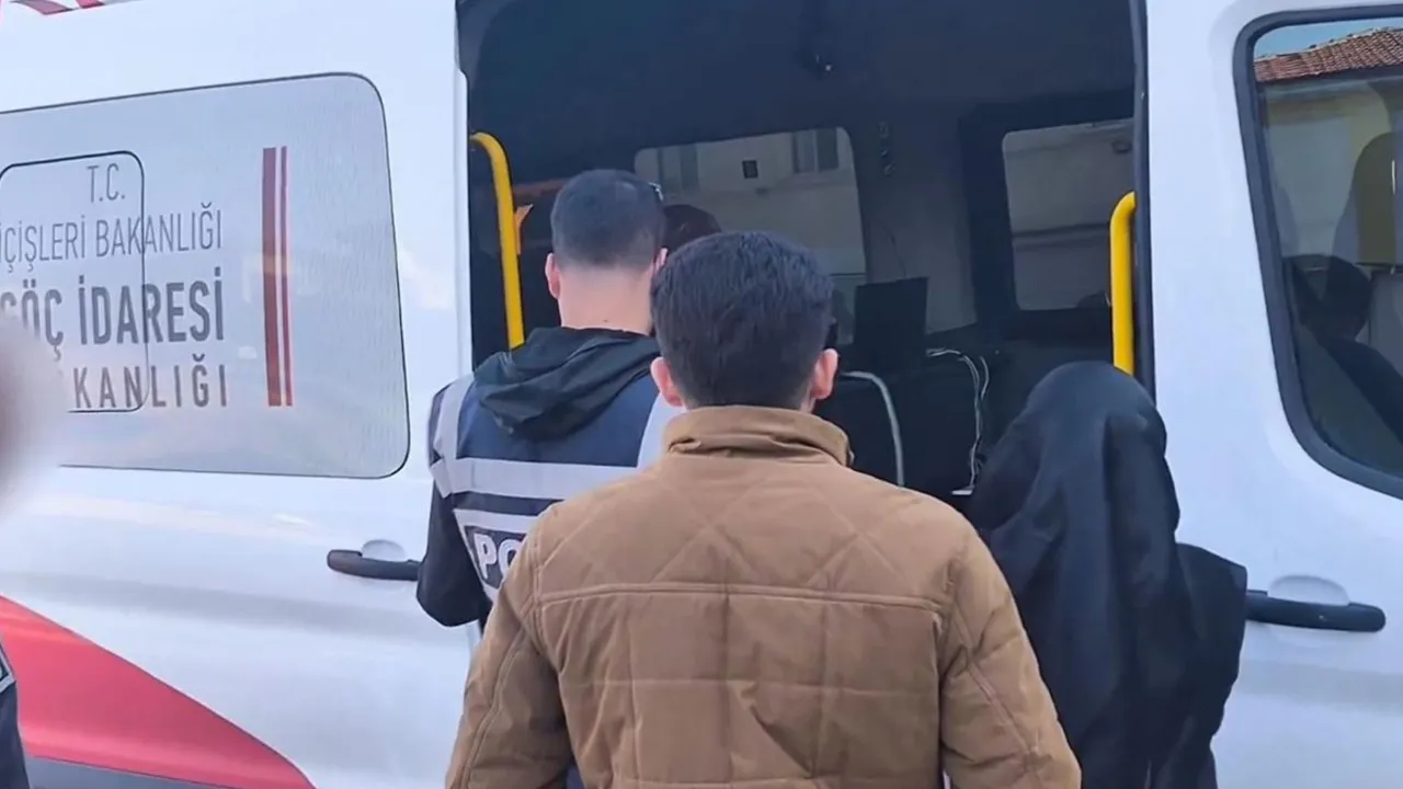 81 ilde eş zamanlı göç operasyonu: 687 düzensiz göçmen yakalandı