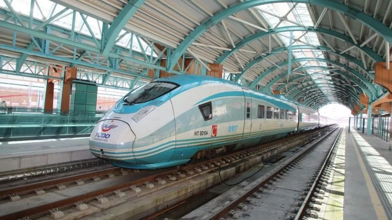 Öğretmenlere tren biletlerinde yüzde 50 indirim