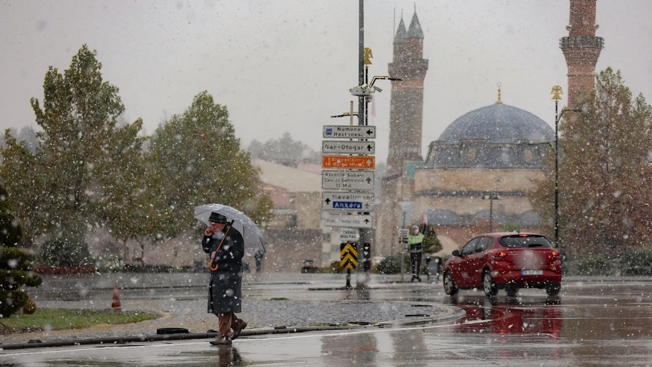 Hafta sonu yurt genelinde yağış etkisini artıracak: 27 ile “sarı” uyarı