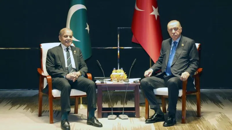 Cumhurbaşkanı Erdoğan'ın Çin'de diplomasi trafiği: Pakistan Başbakanı Şerif ile görüştü