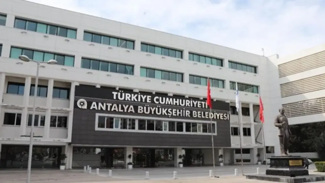 Antalya Büyükşehir Belediyesi’ne rüşvet soruşturmasında yeni gözaltılar