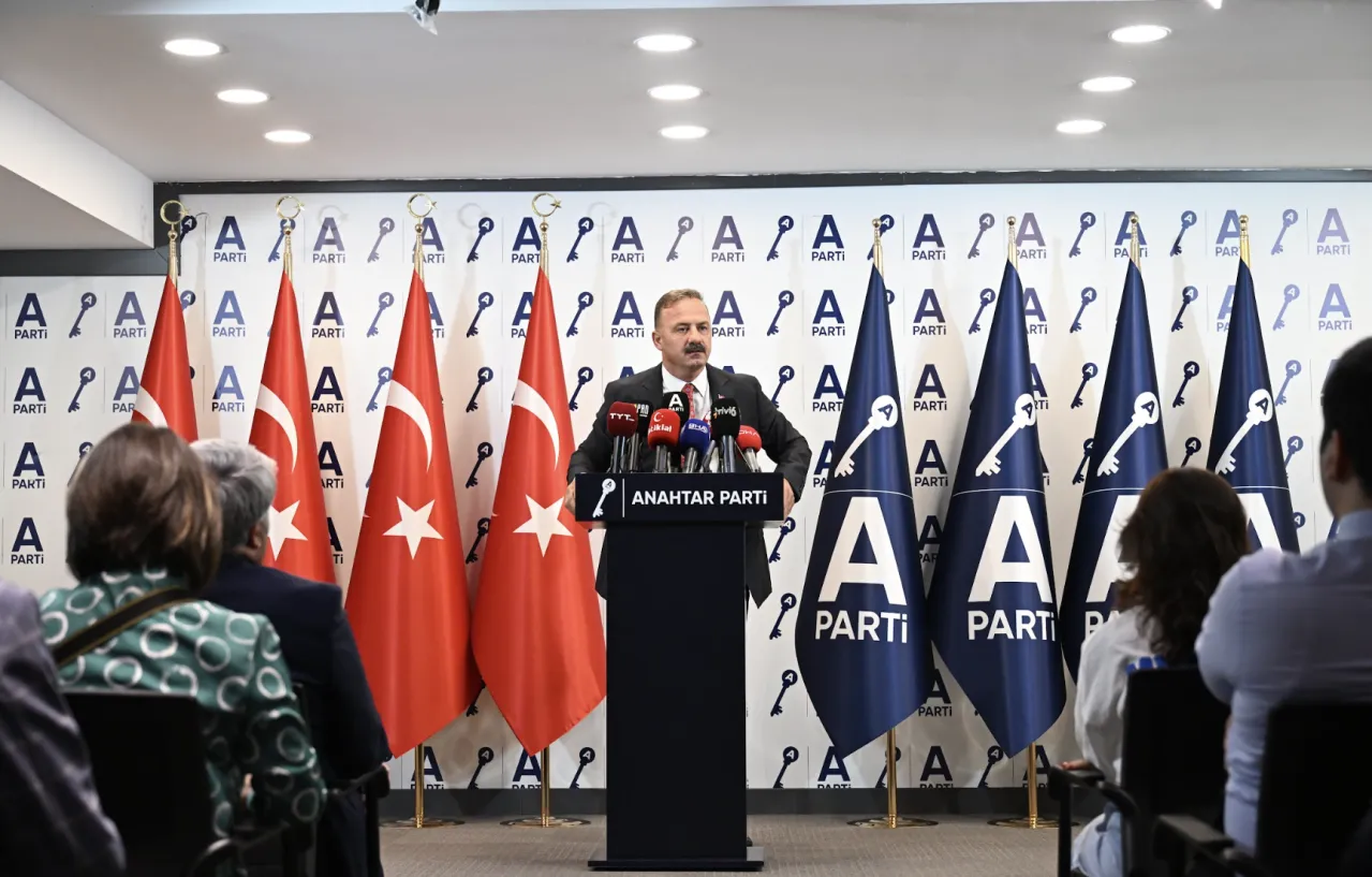 Ağıralioğlu'ndan sert tepki: Öcalan'a mektup da yazdırın, daha önce yaptınız; yine yapın!