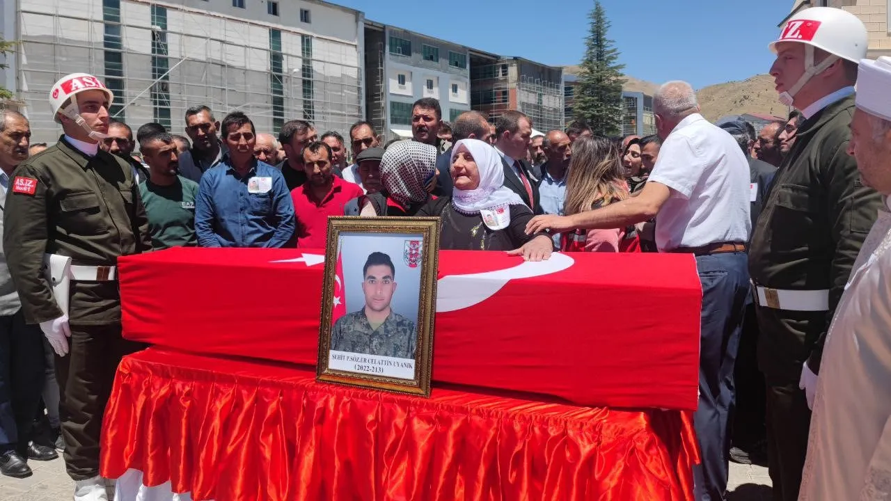 Şehit Celattin Uyanık, Bitlis’te son yolculuğuna uğurlandı