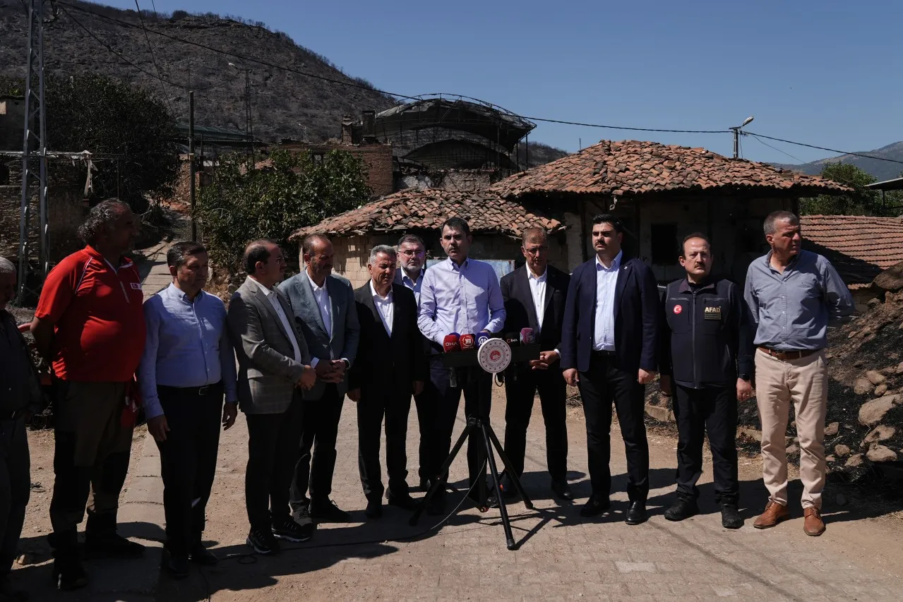 Bakan Kurum yangın bölgesinde