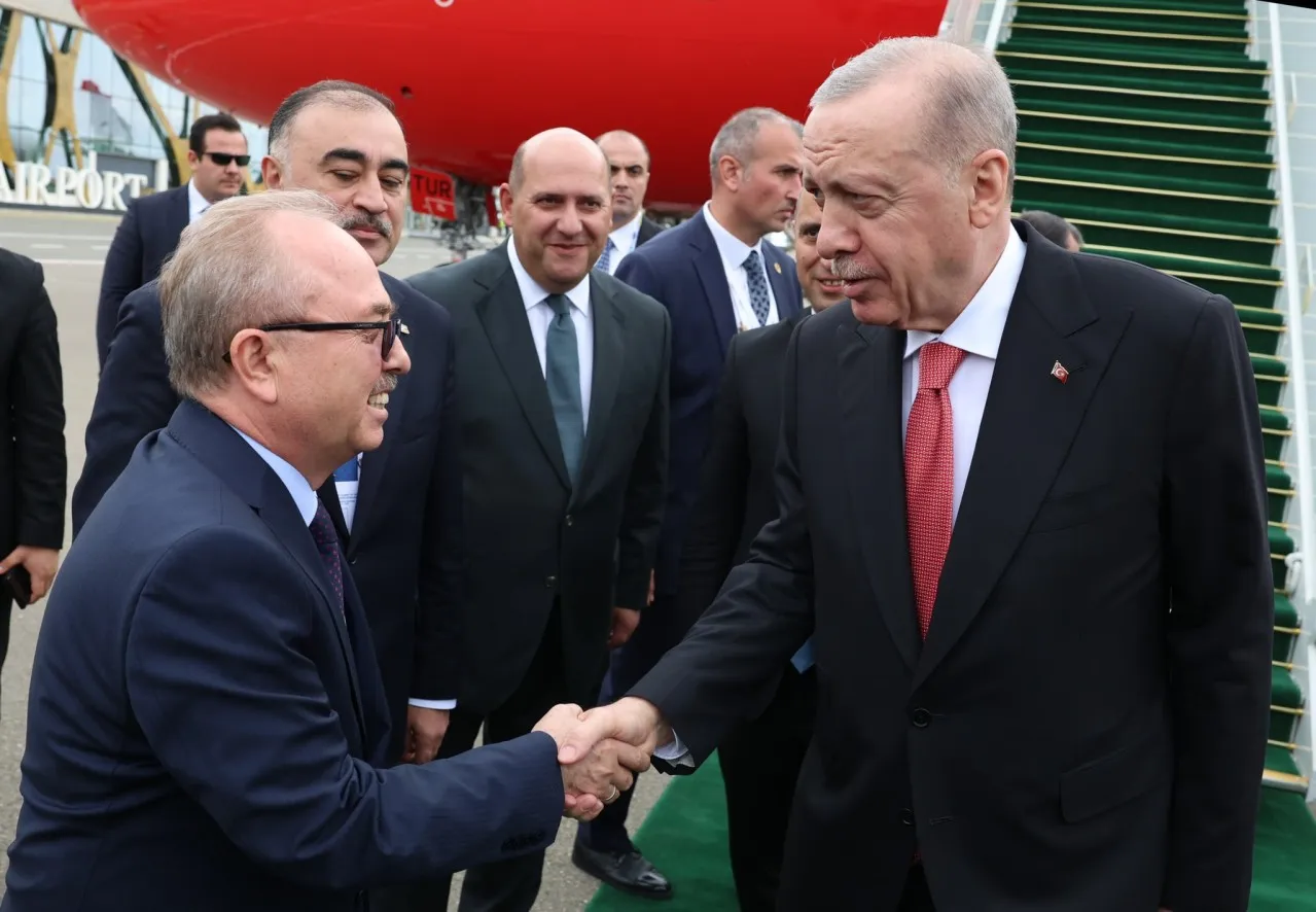 Ekonomik İşbirliği Teşkilatı 17'nci Liderler Zirvesi Azerbaycan'ın Hankendi kentinde başladı