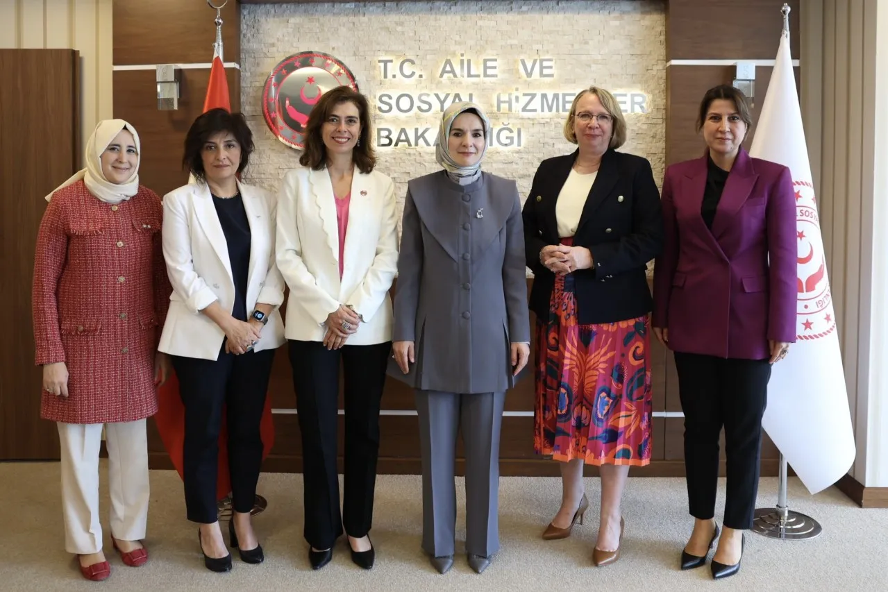 Bakan Göktaş, BM Kadın Birimi yetkilileriyle bir araya geldi