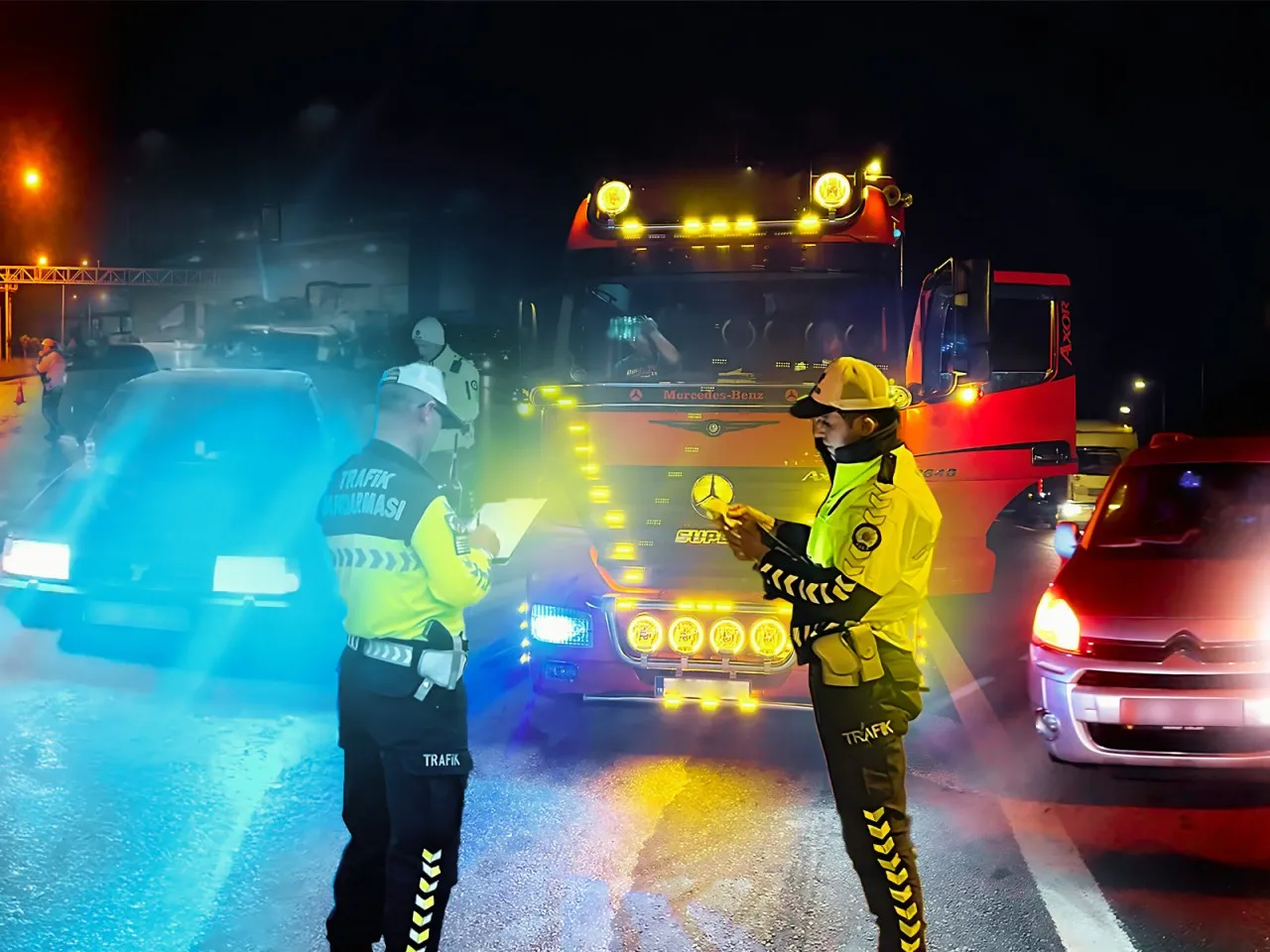 Standart Dışı Far Kullananlara Ceza Yağdı