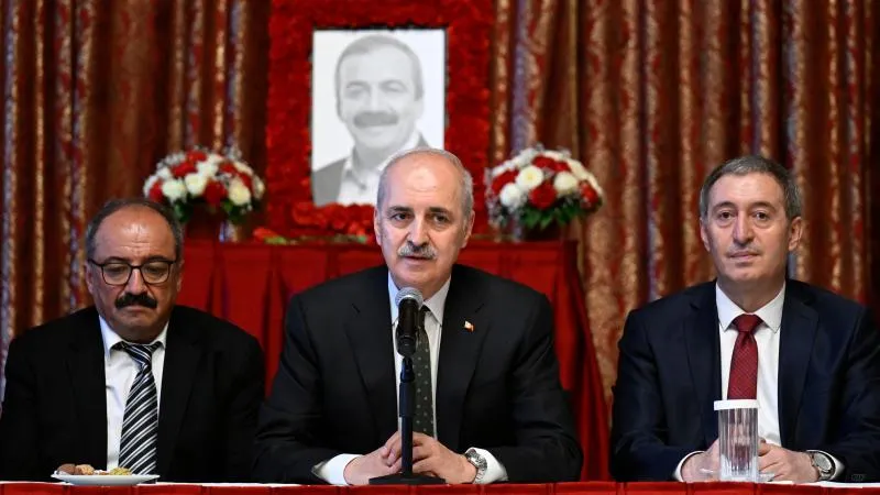 Kurtulmuş: Türkiye, Önder'i barıştan yana siyasi figür olarak hatırlayacaktır