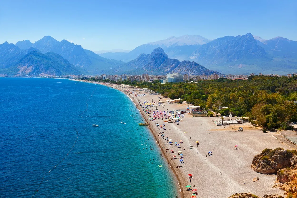 Antalya, D8 Yılın Turizm Şehri seçildi