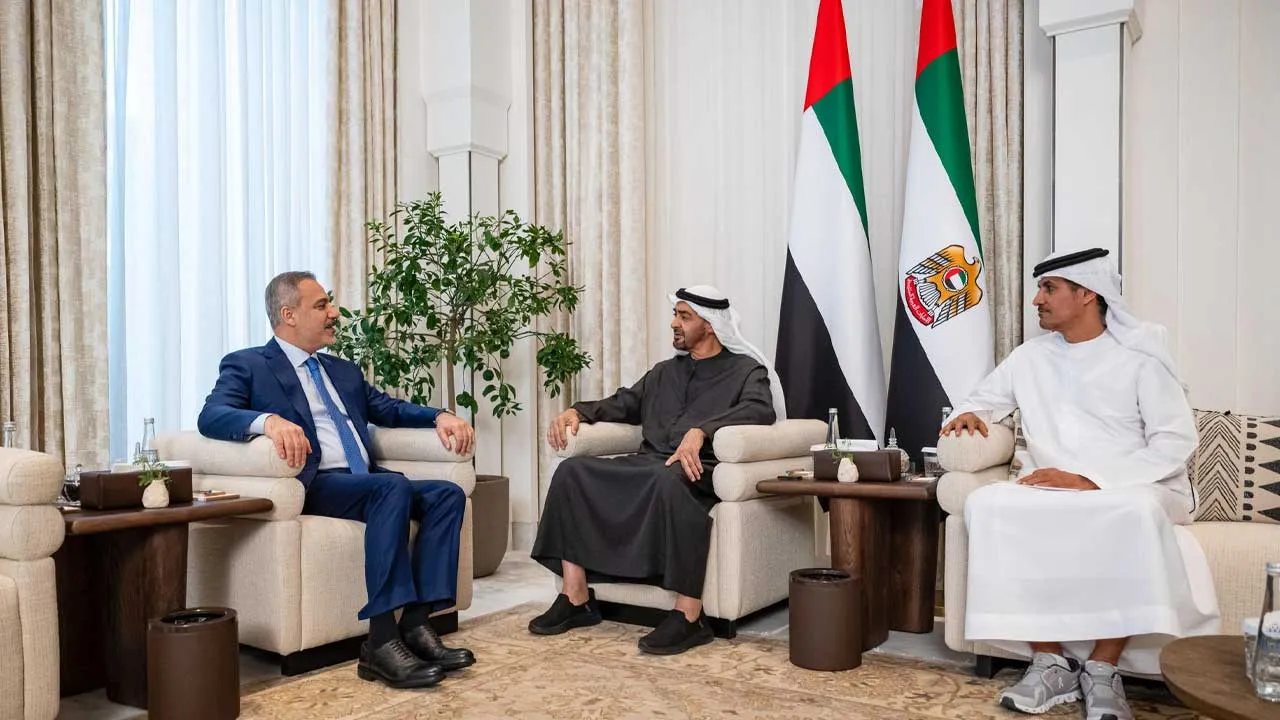 Bakan Fidan, BAE Devlet Başkanı Muhammed bin Zayid ile Abu Dabi’de görüştü