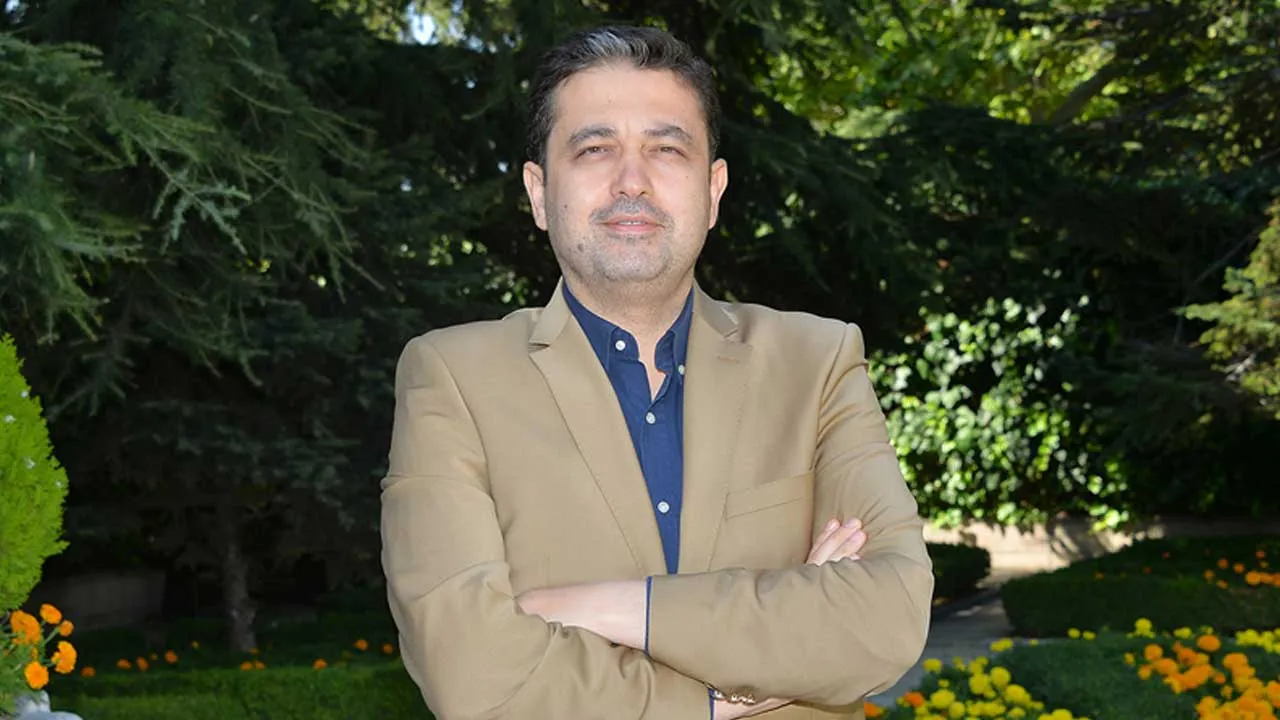 Cüneyd Altıparmak'tan 'Adliyelerin konuşma biçimi nasıl olmalı?' yazısı