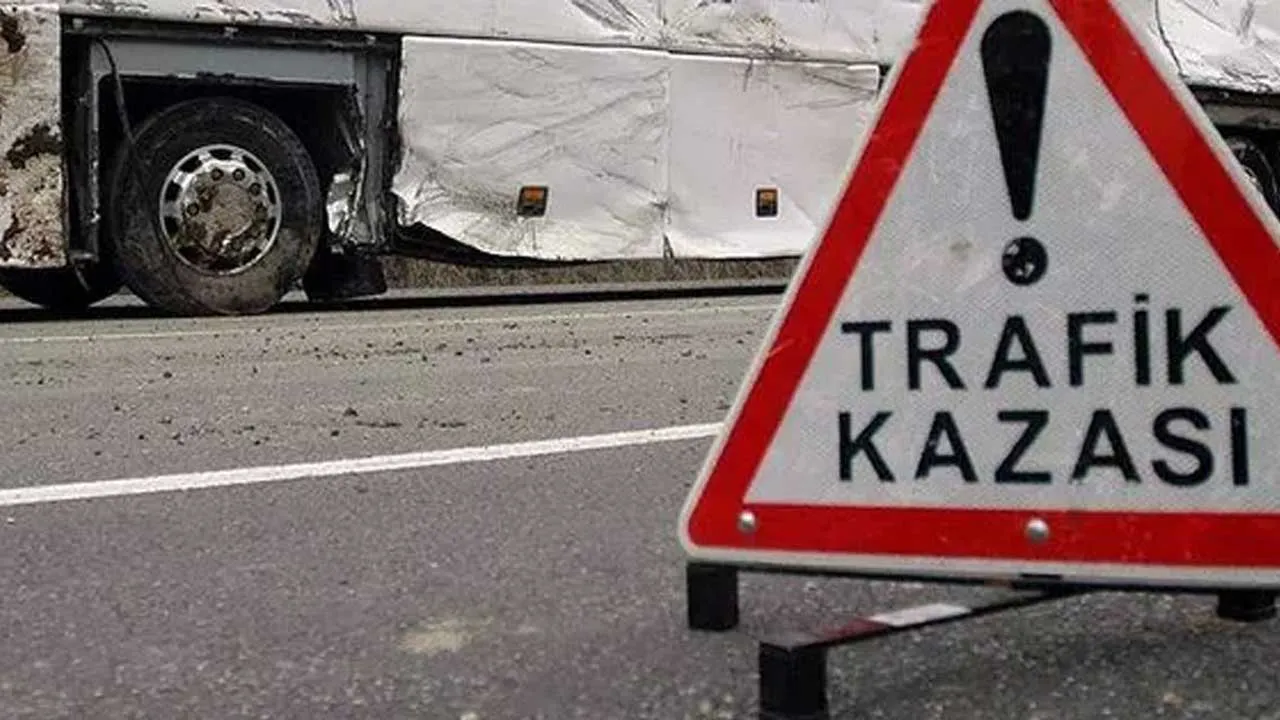 Bakan Yerlikaya duyurdu! Van'da feci kazada 7 kişi  öldü, 12 kişi yaralandı