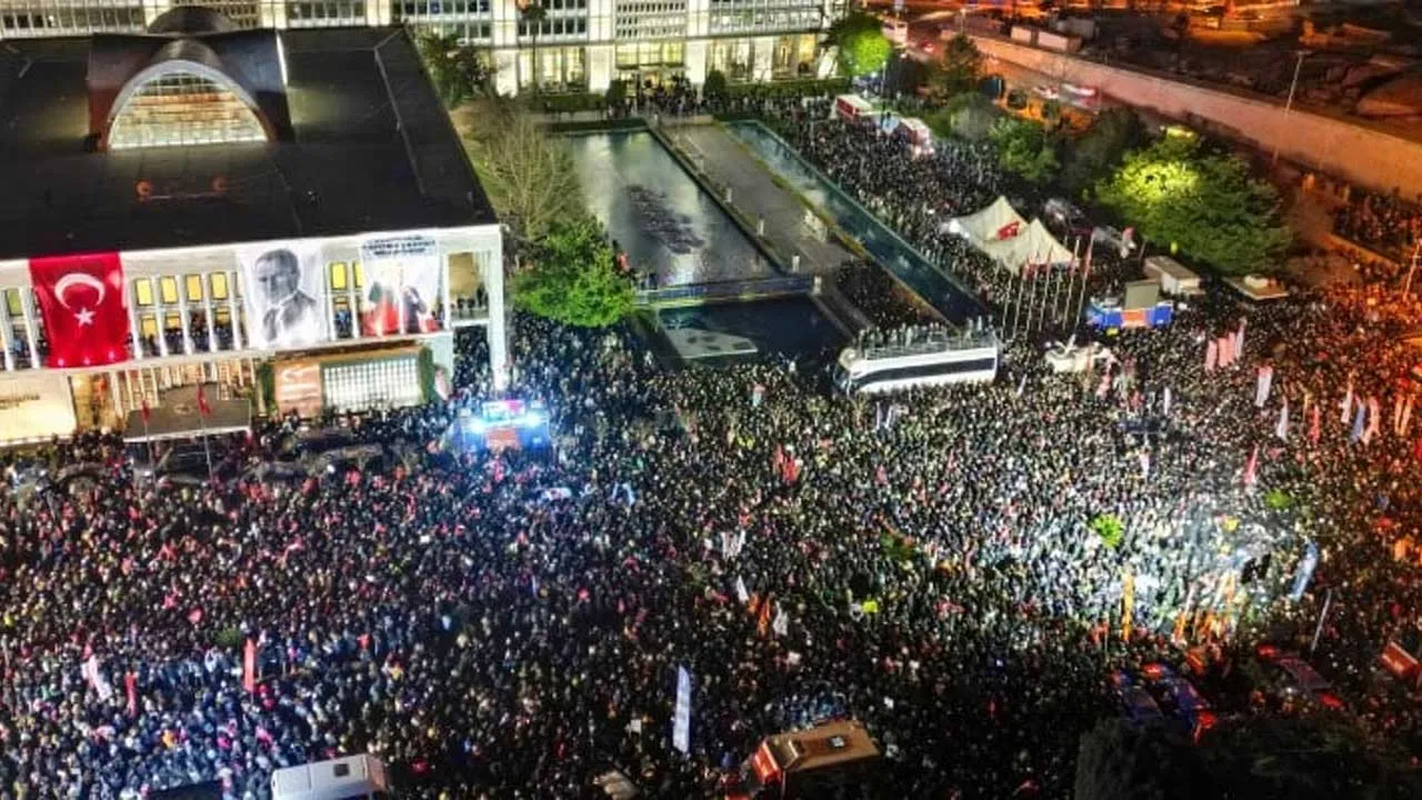 Ekrem İmamoğlu'nun gözaltısı sonrası başlayan eylemlere katılan 99 kişinin davası başladı