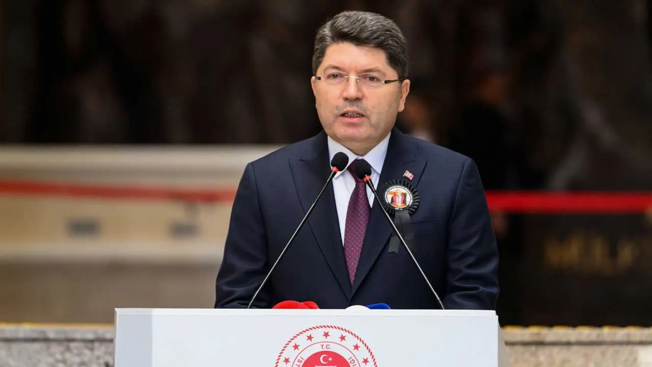 Bakan Tunç, Şanlıurfa’da köpeklerden kaçarken hayatını kaybeden genç kızı andı