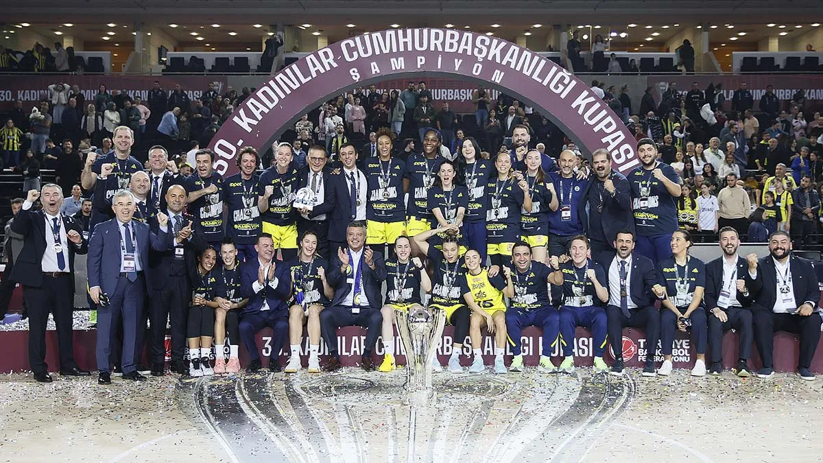 Fenerbahçe Opet, Cumhurbaşkanlığı Kupası’nda yine zirvede